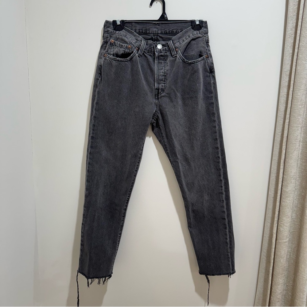 Levi’s 501 Black Wash Button‎ Fly Jeans W27